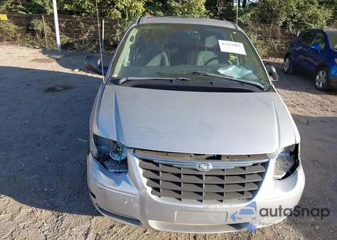 2006 Chrysler Town & Country Lx z USA, uszkodzony, nr VIN 1A4GP44R66B609921